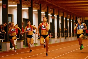 Inna Weit siegt vor (v.L.) Jutta Menne, Meike Schmitz und Stefanie Ebbers mit neuem Hallenrekord.