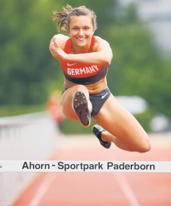   	   	  Chantal Butzek ist eine Frohnatur. Und die Vorfreude auf die U18-Weltmeisterschaft in Donezk ist ohnehin riesig. Im heimischen Ahorn-Sportpark wurde dafür in den letzten Wochen fleißig trainiert.