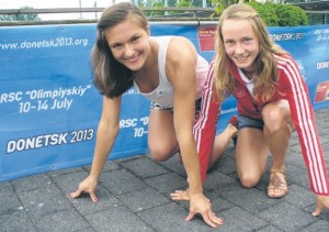 Startbereit!Chantal Butzek (l.) und Mareen Kalis sind nach ihren hervorragenden Platzierungen bei der U18-Weltmeisterschaft in Donezk bereit für die deutschen Jugendmeisterschaften. In Rostock wollen sie an diesem Wochenende den Sprung aufs Podest schaffen. (FOTO: DOMINIK OTTE)