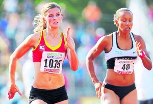 In Zürich über 100 Meter und in der 4x100-Meter-Staffel, in Berlin über 200 Meter: LC-Sprinterin Inna Weit (links) spult in vier Tagen noch einmal ein anspruchsvolles Programm ab. Foto: Baumann
