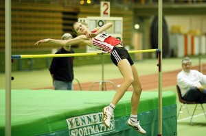 Die erst zwölf Jahre alte Jana Kölsch vom LC Paderborn meisterte in Clarholz die Höhe von 1,56 Metern. Damit egalisierte sie zugleich den LC Vereinsrekord (Foto: Thomas Finke)