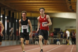 Noel Thorwesten dominierte sowohl die 60 Meter als auch die 200 Meter und ließ der Konkurrenz keine Chance.